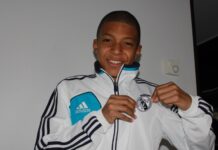 Verpflichtung Mbappé bei Real Madrid 5 Jahre mehr als 100 Millionen Bonus und etwa 50 Millionen Gehalt im Jahr