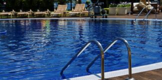 Der Feind der sich in Spaniens Schwimmbädern versteckt