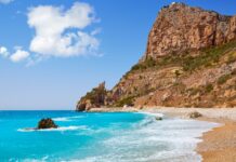 Dies sind 3 der spektakulärsten Buchten mit türkisfarbenem Wasser in Spanien und sie befinden sich in Alicante