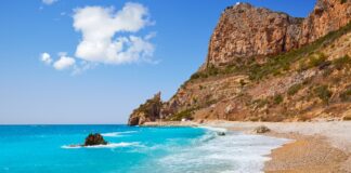 Dies sind 3 der spektakulärsten Buchten mit türkisfarbenem Wasser in Spanien und sie befinden sich in Alicante