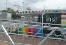 So können Sie Barcelona mit dem neuen nautischen Bus für weniger als zwei Euro vom Meer aus sehen