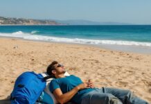 Der neueste Trend für Touristen in Spanien Am Strand schlafen um beim Hotel zu sparen