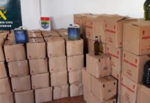 Mehr als 2.500 Liter Lampenöl das als natives Olivenöl verkauft werden sollte wurden in Huelva beschlagnahmt