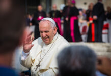 Papst Franziskus will auf die Kanaren reisen um Migranten zu verteidigen