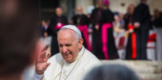 Papst Franziskus will auf die Kanaren reisen um Migranten zu verteidigen