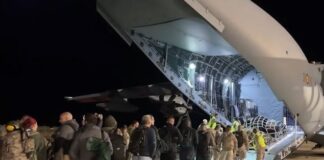 Eines der beiden Flugzeuge der Luftwaffe die für die Evakuierung von fast 400 Spaniern zuständig sind trifft in Beirut ein
