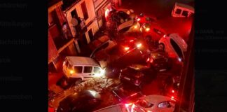 Mindestens dreizehn Menschen durch Überschwemmungen in Valencia getötet darunter vier Kinder