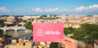 Totale Kontrolle Die Vorschriften, die Eigentümer die Zimmer und Boote über Airbnb vermieten werden einhalten müssen