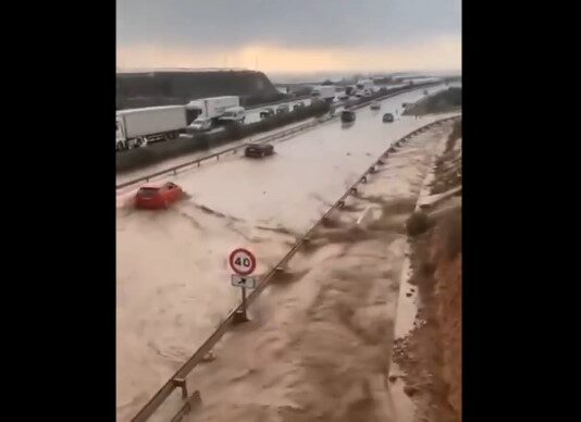 Die DANA kommt in Almeria an überflutete Straßen und überlaufende Flussbetten