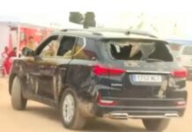 Die Guardia Civil leitet eine Untersuchung des Schadens am Auto des Gefolges von Pedro Sánchez ein