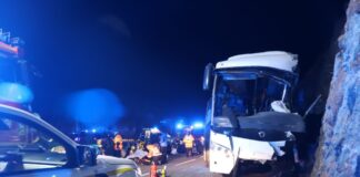 Mindestens zwei Tote und 30 Verletzte bei einem Unfall eines spanischen Busses in Südfrankreich