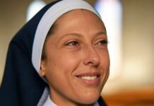 Jennifer Hermoso als Nonne