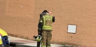 Zwei Feuerwehrleute durch Explosion eines Elektroautos in einer Garage in Alcorcón (Madrid) ums Leben gekommen und 15 weitere verletzt