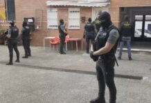 Sechs Personen wegen Prostitution von zwei Minderjährigen in Isla Cristina (Huelva) verhaftet