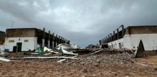 "Tornado" reißt Lagerhallendach ab und tötet drei Arbeiter in Sevilla