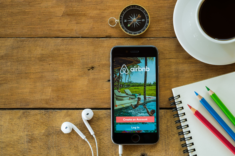 Spanien ordnet an das Airbnb mehr als 65.000 illegale Inserate von Ferienwohnungen sperren muss