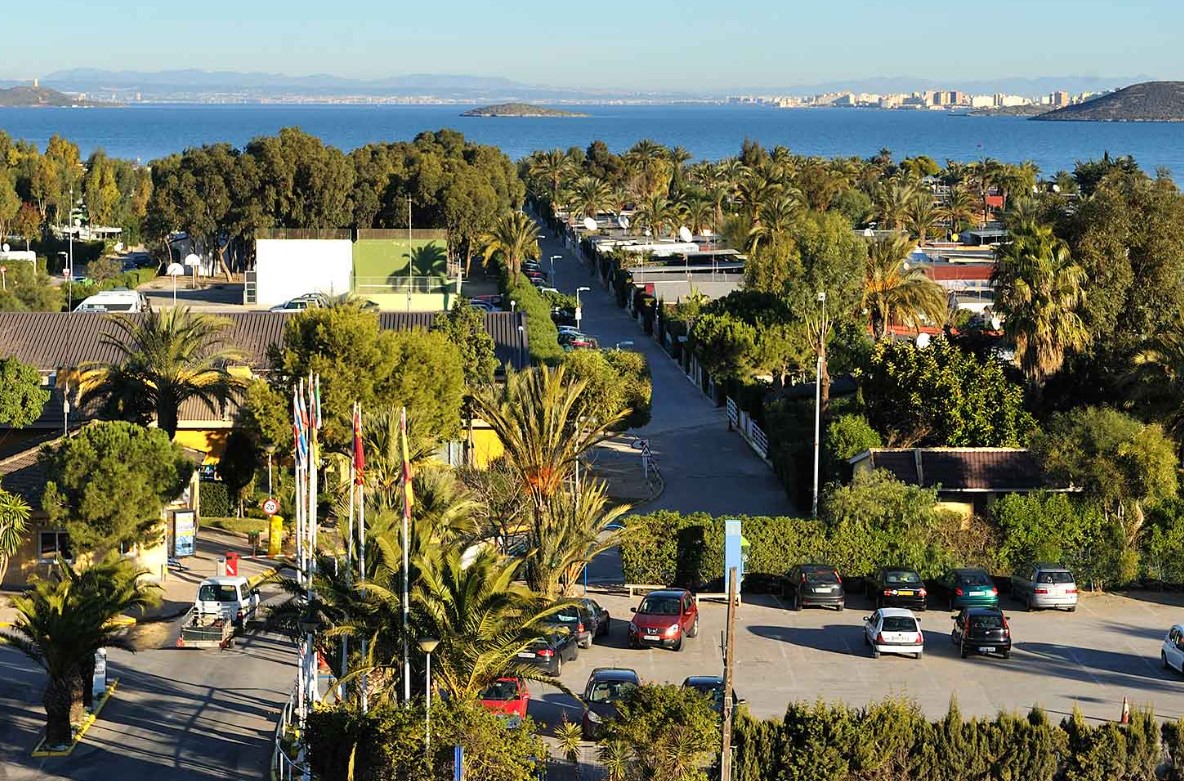 Drama am Mar Menor: Camping Villas Caravaning muss Teile schließen – 20.000 Urlauber betroffen