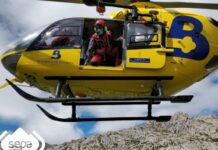 Ein Hubschrauber des Rettungsdienstes des Fürstentums Asturien ist in den Stausee Tanes in Kaso gestürzt