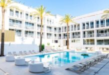 Eine Touristin stirbt in ihrem Hotelzimmer auf Ibiza: Sie ist das zweite britische Opfer innerhalb von nur drei Tagen