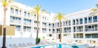 Eine Touristin stirbt in ihrem Hotelzimmer auf Ibiza: Sie ist das zweite britische Opfer innerhalb von nur drei Tagen