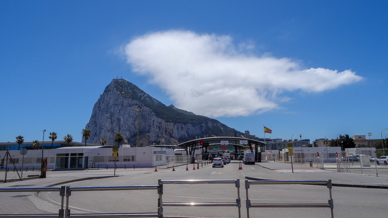Spanien wird die neuen Passkontrollen in Gibraltar schrittweise einführen