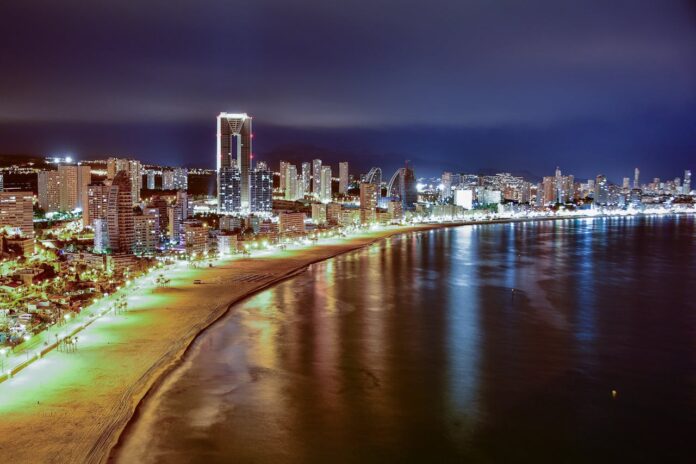 Wolkenkratzer Benidorm Spanien Die Wolkenkratzer von Benidorm blieben dank Generatoren vom Stromausfall verschont