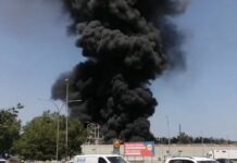 Ein Großbrand erschüttert Vitoria: Riesige Rauchwolke nach Fabrikexplosionen