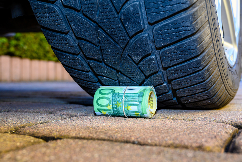 Reifen Auto Spanien DGT Hohe Strafen drohen: So teuer wird Fahren mit abgefahrenen Reifen in Spanien diesen Sommer