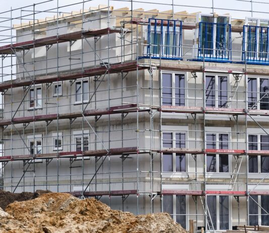 Revolution auf dem Wohnungsmarkt: Spaniens neue öffentliche Wohnungsbaugesellschaft garantiert bezahlbare Mieten
