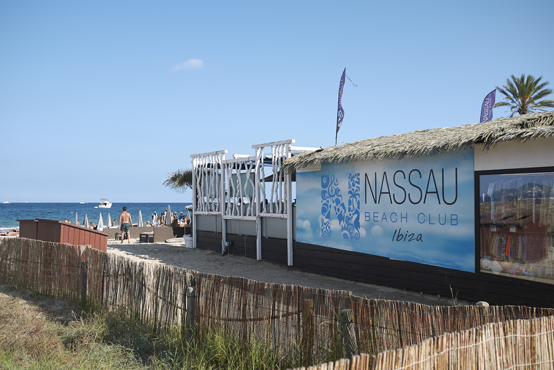 Vom Chiringuito zum exklusiven Beach Club: Spaniens Sommer-Ikone im Wandel