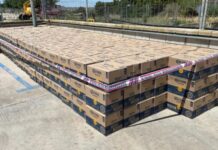 Vermissen Sie 300 Kartons Bier? Rätsel um 9.000 gestohlene Corona-Biere: Mossos suchen Eigentümer nach spektakulärem LKW-Fund