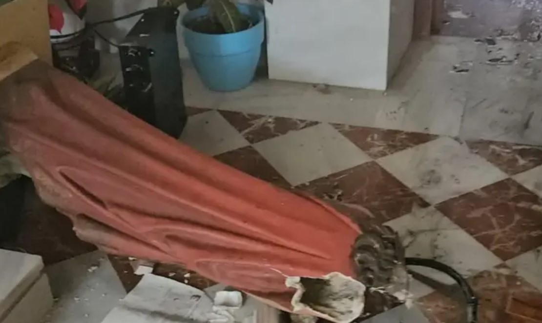 Mann aus Maghreb legt Feuer in Kirche Santiago Apósto in Granada: Anwohner verhindern Katastrophe
