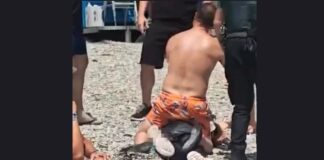 Rugby am Strand! Touristen packen Migranten am Strand von Granada
