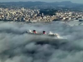 Das Geisterschiff von Vigo? Kreuzfahrtschiff verschwindet im dichten Küstennebel